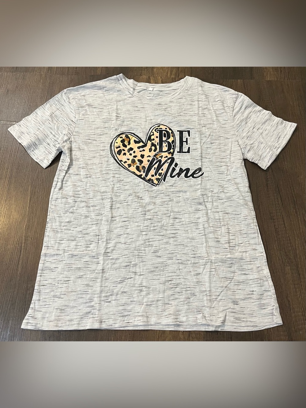 Amazon Light Heather Gray 'Be Mine' Leopard Heart Tee size XL